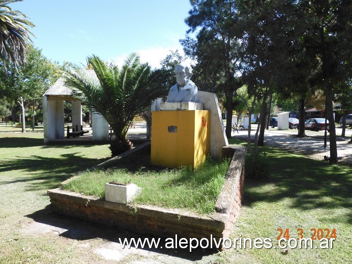 Foto: General Lavalle - Plaza Juan Galo Lavalle - Busto Sarmiento - General Lavalle (Buenos Aires), Argentina