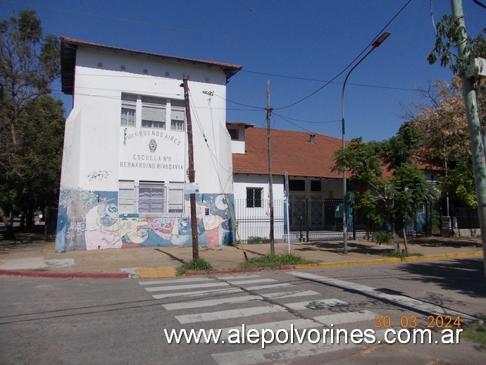 Foto: Haedo - Escuela Bernardino Rivadavia - Haedo (Buenos Aires), Argentina