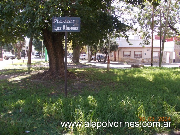 Foto: Haedo - Plaza Los Abuelos - Haedo (Buenos Aires), Argentina