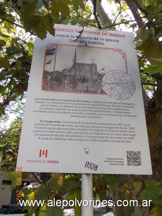 Foto: Haedo - Iglesia Sagrada Familia - Haedo (Buenos Aires), Argentina