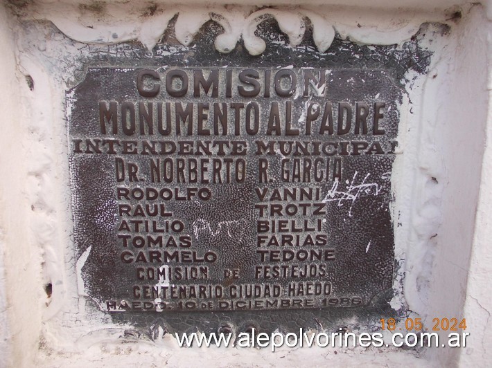 Foto: Haedo - Plaza Rivadavia - Monumento al Padre - Haedo (Buenos Aires), Argentina