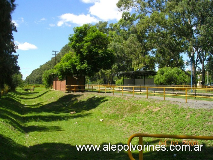 Foto: Parada Rocca FCBM - Campana (Buenos Aires), Argentina