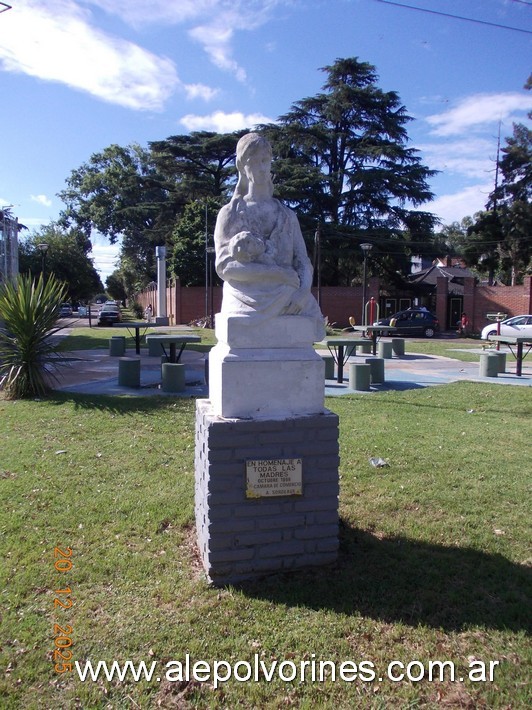 Foto: Villa de Mayo - Plazoleta Héroes de Malvinas - Monumento a la Madre - Villa de Mayo (Buenos Aires), Argentina