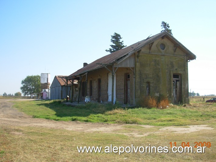 Foto: Estación Tres Algarrobos - Tres Algarrobos (Buenos Aires), Argentina