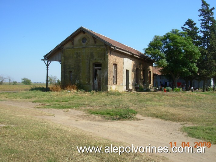 Foto: Estación Tres Algarrobos - Tres Algarrobos (Buenos Aires), Argentina