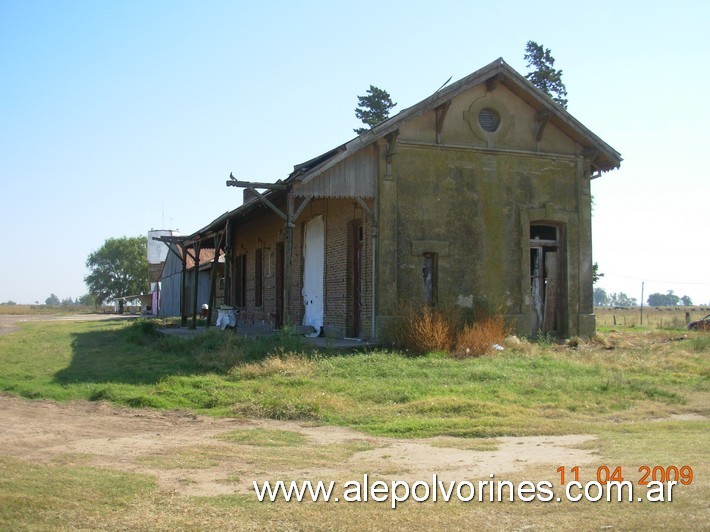Foto: Estación Tres Algarrobos - Tres Algarrobos (Buenos Aires), Argentina