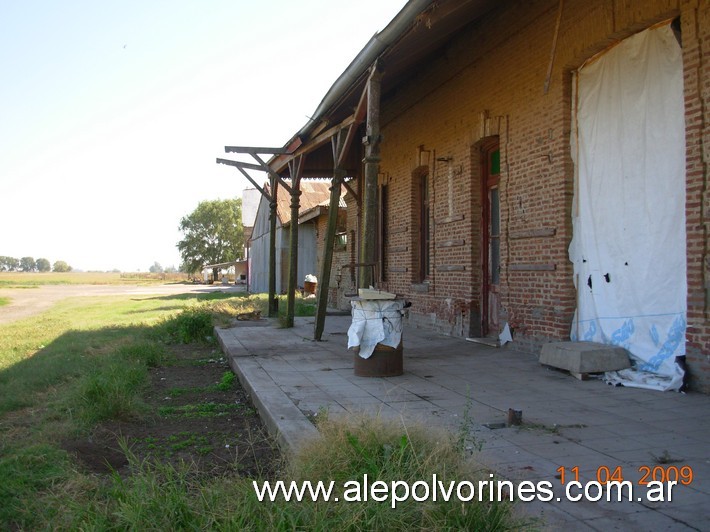 Foto: Estación Tres Algarrobos - Tres Algarrobos (Buenos Aires), Argentina