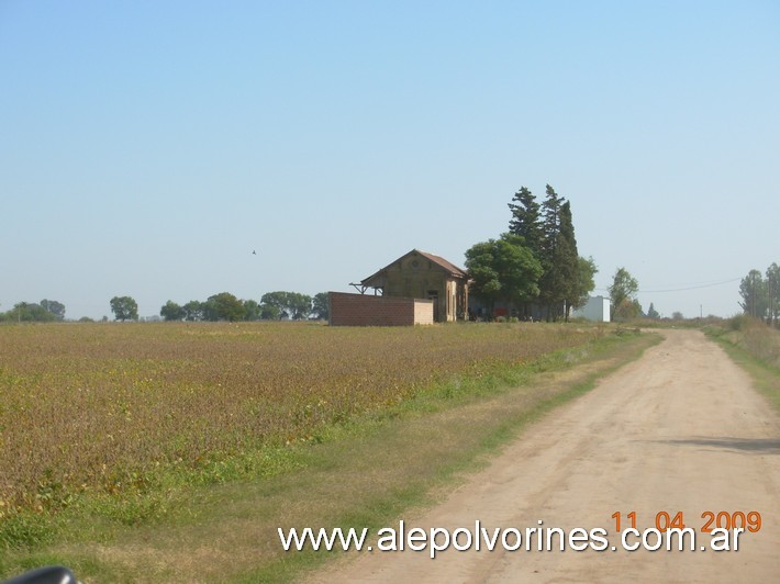 Foto: Estación Tres Algarrobos - Tres Algarrobos (Buenos Aires), Argentina
