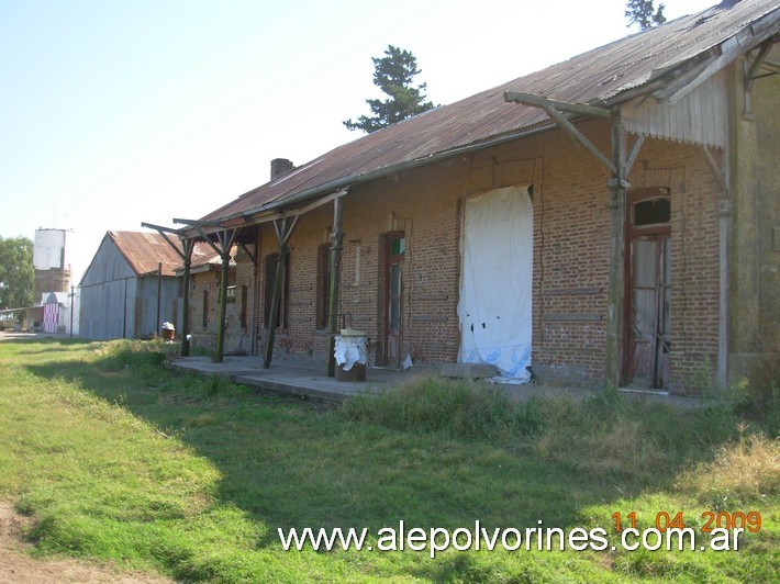 Foto: Estación Tres Algarrobos - Tres Algarrobos (Buenos Aires), Argentina