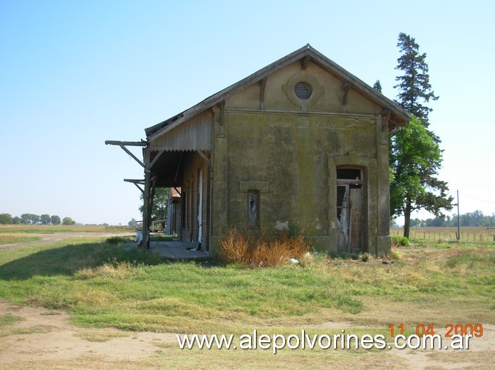 Foto: Estación Tres Algarrobos - Tres Algarrobos (Buenos Aires), Argentina