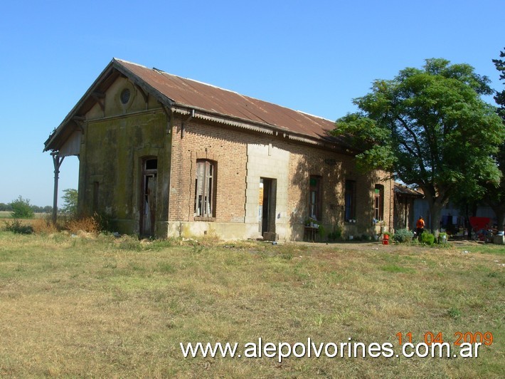 Foto: Estación Tres Algarrobos - Tres Algarrobos (Buenos Aires), Argentina