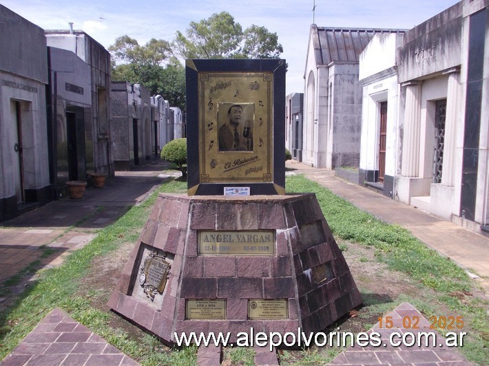 Foto: Olivos - Cementerio - Monumento Ángel Vargas - Olivos (Buenos Aires), Argentina