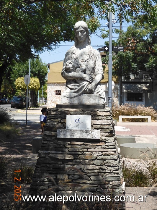 Foto: Mataderos - Plazoleta Fernando Ghio - Monumento a la Madre - Mataderos (Buenos Aires), Argentina