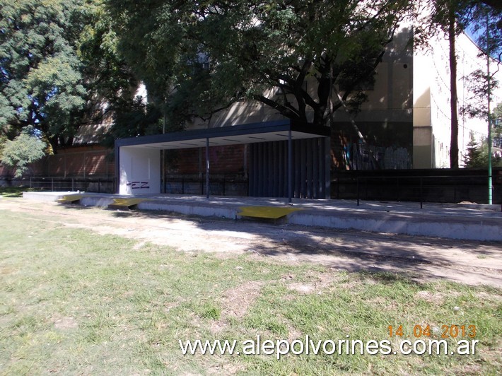Foto: Tren Universitario - Parada Medicina - La Plata (Buenos Aires), Argentina