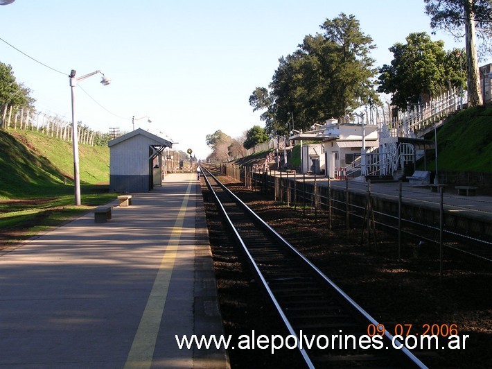 Foto: Estación Vicealmirante Montes FCGB - Don Torcuato (Buenos Aires), Argentina
