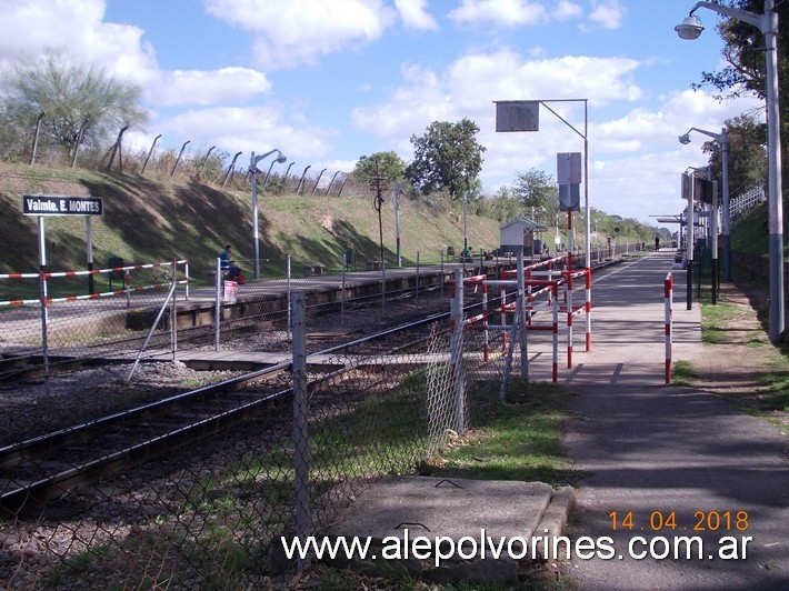 Foto: Estación Vicealmirante Montes FCGB - Don Torcuato (Buenos Aires), Argentina