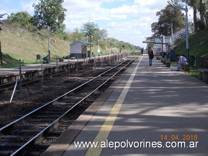 Foto: Estación Vicealmirante Montes FCGB - Don Torcuato (Buenos Aires), Argentina