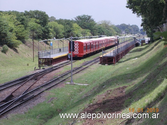 Foto: Estación Vicealmirante Montes FCGB - Don Torcuato (Buenos Aires), Argentina