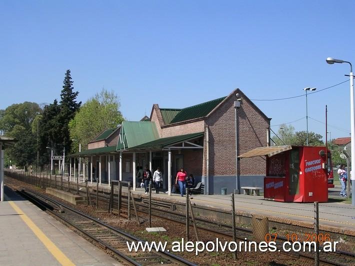 Foto: Estación Villa Adelina - Villa Adelina (Buenos Aires), Argentina
