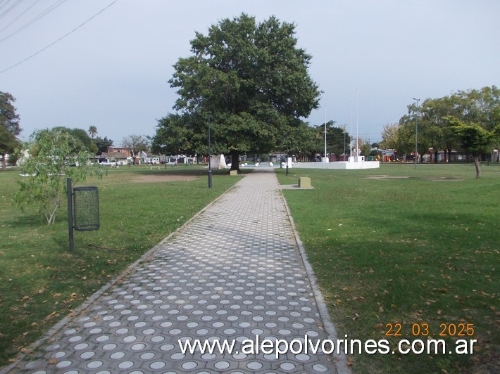 Foto: Grand Bourg - Plaza San Martin - Grand Bourg (Buenos Aires), Argentina