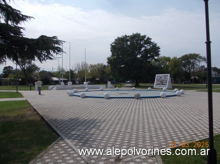 Foto: Grand Bourg - Plaza San Martin - Grand Bourg (Buenos Aires), Argentina