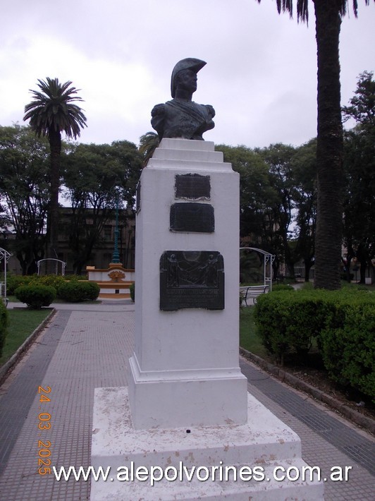 Foto: San Pedro - Plaza Constitución - Busto Gral San Martin - San Pedro (Buenos Aires), Argentina