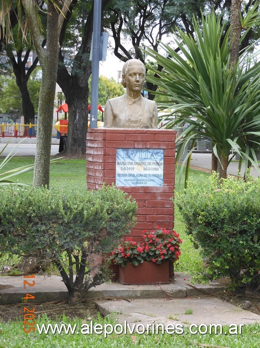 Foto: Monte Castro CABA - Plaza Don Bosco - Busto Eva Peron - Monte Castro (Buenos Aires), Argentina