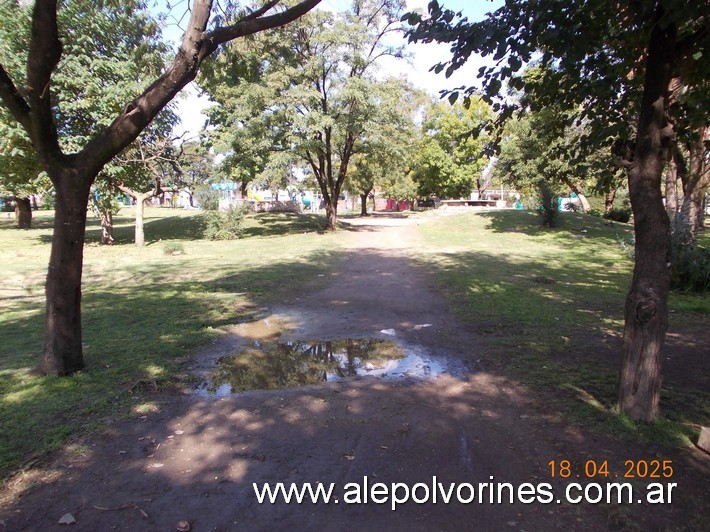Foto: Moreno - Plaza de Santa Brígida - Moreno (Buenos Aires), Argentina