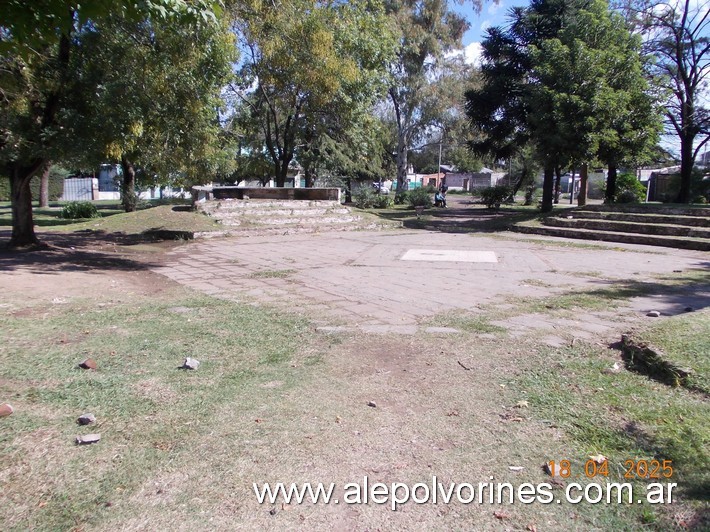 Foto: Moreno - Plaza de Santa Brígida - Moreno (Buenos Aires), Argentina