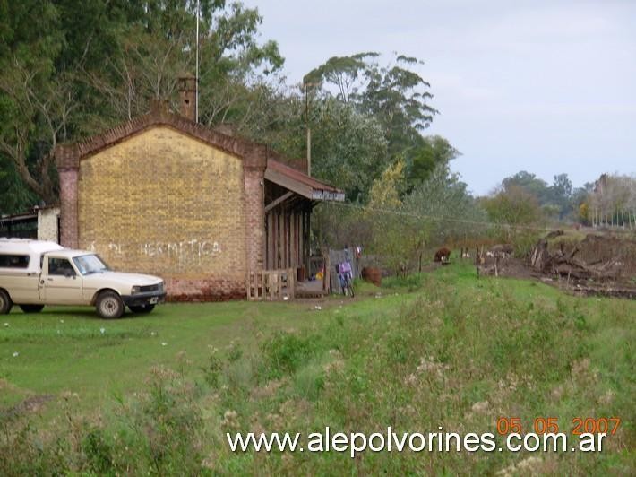 Foto: Estación Villa Numancia - Casa Auxiliares - Guernica (Buenos Aires), Argentina