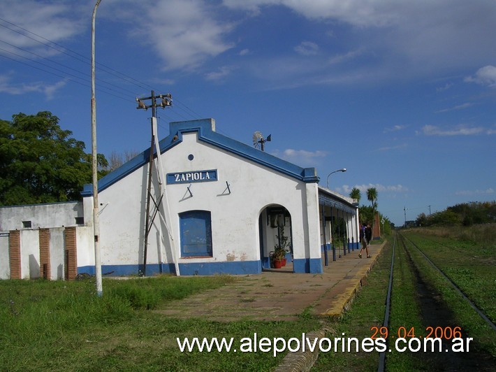 Foto: Estacion Zapiola - Zapiola (Buenos Aires), Argentina