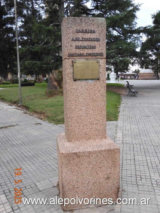 Foto: Florida - Plaza Asamblea - Monumento al Fundador - Florida, Uruguay