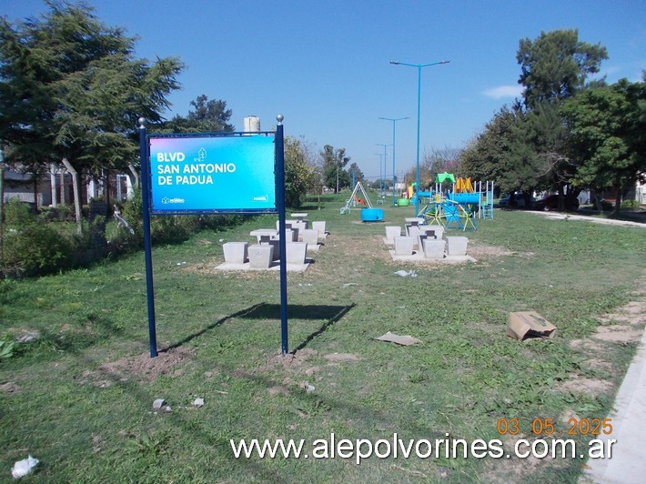 Foto: Moreno - Boulevard San Antonio de Padua - Moreno (Buenos Aires), Argentina