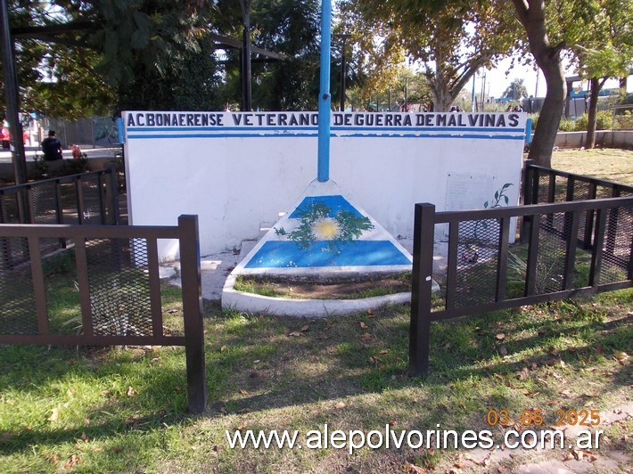Foto: Paso del Rey - Plaza Sarmiento - Monumento a Malvinas - Paso del Rey (Buenos Aires), Argentina
