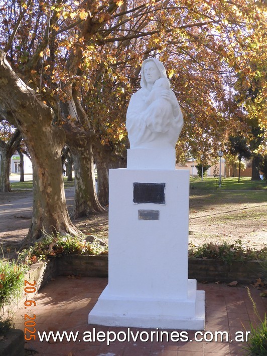 Foto: Rafael Obligado - Plaza Manuel Belgrano - Monumento a la Madre - Rafael Obligado (Buenos Aires), Argentina