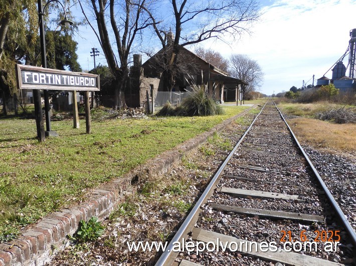Foto: Estación Fortín Tiburcio - Fortín Tiburcio (Buenos Aires), Argentina