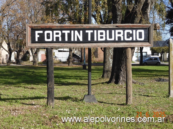 Foto: Estación Fortín Tiburcio - Fortín Tiburcio (Buenos Aires), Argentina