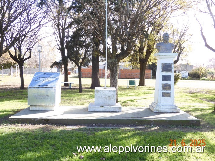 Foto: Fortín Tiburcio - Plaza Islas Malvinas - Fortín Tiburcio (Buenos Aires), Argentina