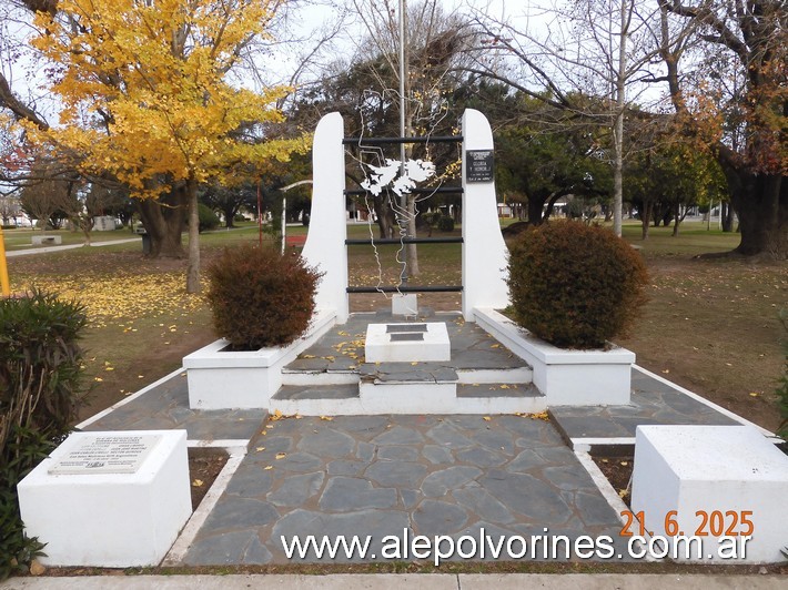 Foto: Ascensión - Monumento a Malvinas - Ascension (Buenos Aires), Argentina