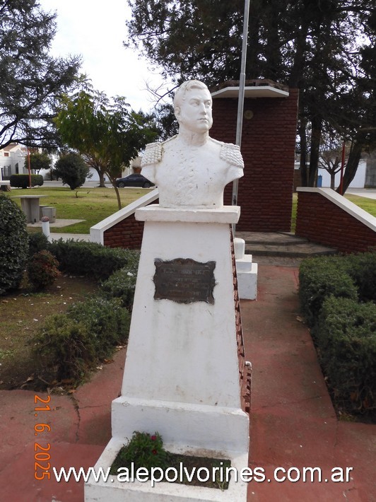 Foto: Ascensión - Plaza Vicente Lopez - Busto Gral San Martin - Ascension (Buenos Aires), Argentina