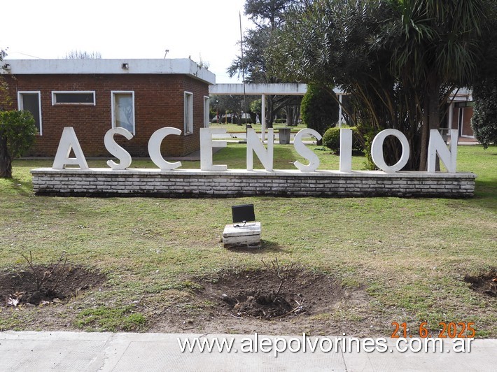 Foto: Ascensión - Plaza Vicente Lopez - Ascension (Buenos Aires), Argentina