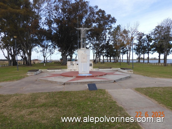 Foto: Junín - Monumento a Sandro - Junin (Buenos Aires), Argentina