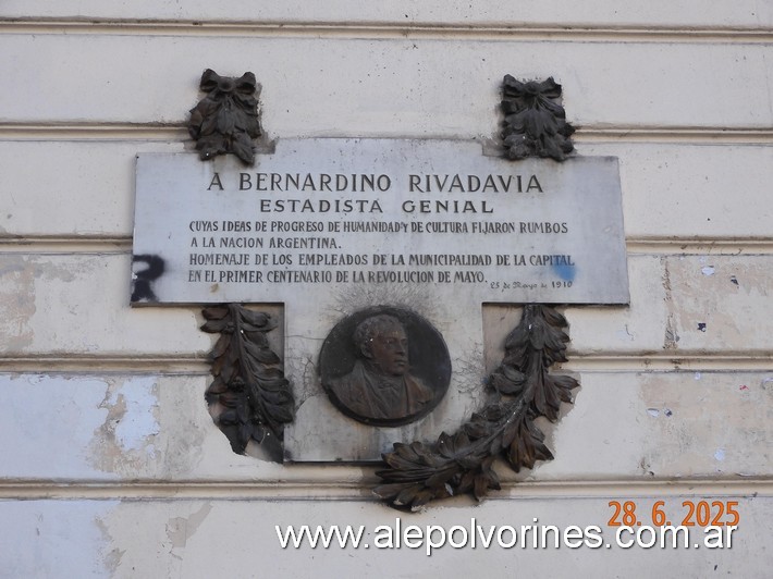 Foto: Montserrat - Homenaje Bernardino Rivadavia - Montserrat (Buenos Aires), Argentina
