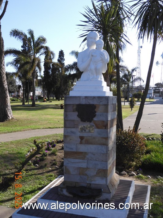 Foto: San Antonio de Litin - Plaza San Martin - Monumento a la Madre - San Antonio de Litin (Córdoba), Argentina