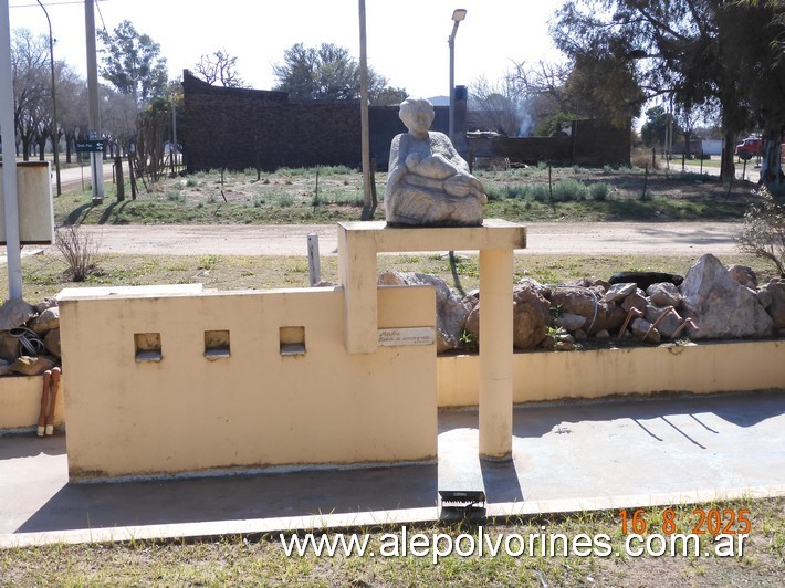 Foto: Comechingones - Plazoleta de la Madre - Comechingones (Córdoba), Argentina