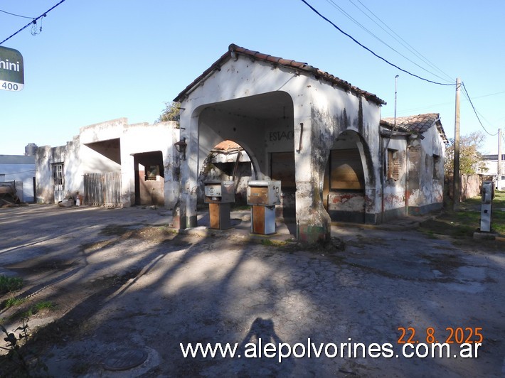 Foto: Altos del Chipión - Estación de Servicio Abandonada - Altos del Chipion (Córdoba), Argentina