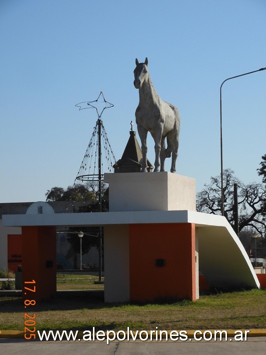 Foto: La Tordilla - Monumento a la tordilla - La Tordilla (Córdoba), Argentina