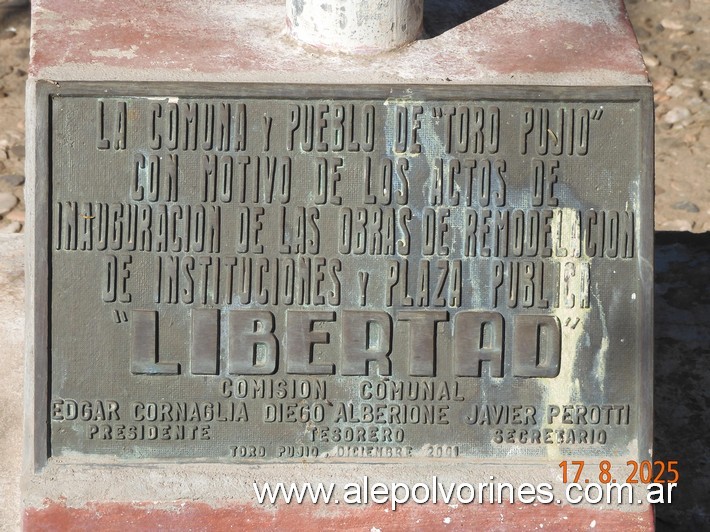 Foto: Toro Pujio - Plaza Libertad - Toro Pujio (Córdoba), Argentina