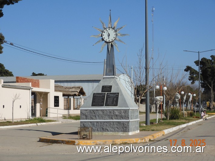 Foto: Toro Pujio - Monumento al Centenario de la Colonia - Toro Pujio (Córdoba), Argentina