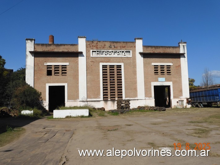 Foto: Tafi Viejo - Talleres Ferroviarios - - Tafi Viejo (Tucumán), Argentina
